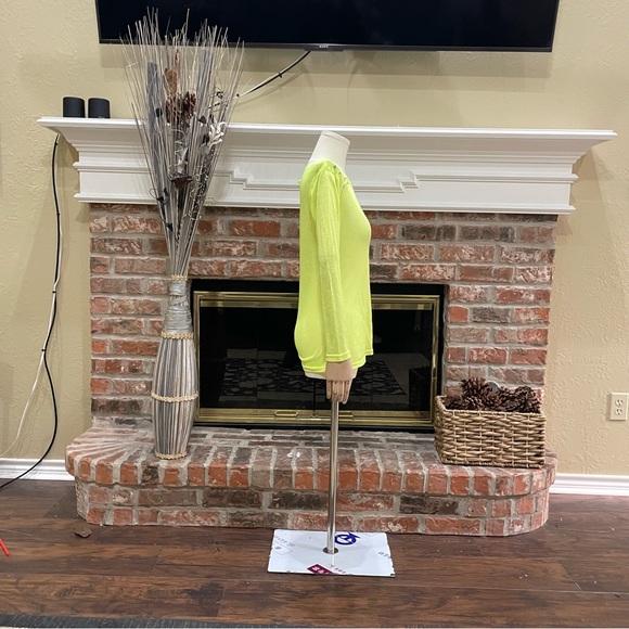 Audrey Ann neon yellow sweater with grommets / S / Excellent condition - Picture 8 of 11